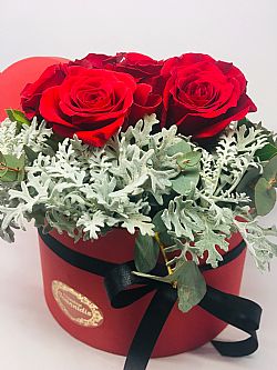 Love me tender - Καπελιέρα με 7 τριαντάφυλλα Ecuador