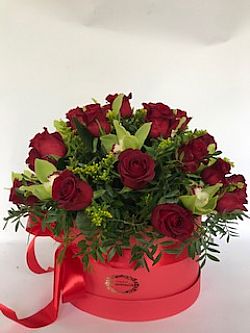 Red Box 3 - Καπελιέρα με τριαντάφυλλα και cymbidium Ορχιδέες